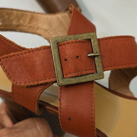 - AVELINNI Red Leather Heeled Sandal 39 (9) - Picture 4 of 8